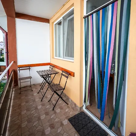 Casa Amalia بيت ضيافة كوستِنيست